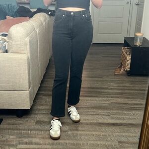 Madewell Black mid rise kick out jeans size 25